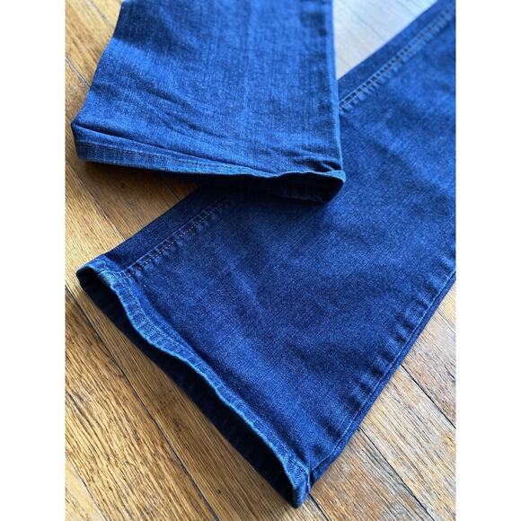 BANANA REPUBLIC Dark Wash Flared Jeans sz 4R (w30) - Picture 9 of 11